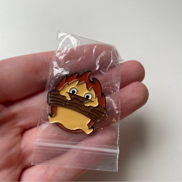 Two Calcifer enamel pins - Picture 7 of 7